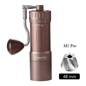 Macinacaffè Manuale NineAM M1/Pro 2024 – Macine Coniche in Acciaio 48 mm con Corpo in Alluminio e Legno di Noce