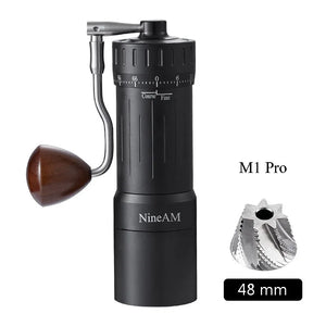 Macinacaffè Manuale NineAM M1/Pro 2024 – Macine Coniche in Acciaio 48 mm con Corpo in Alluminio e Legno di Noce